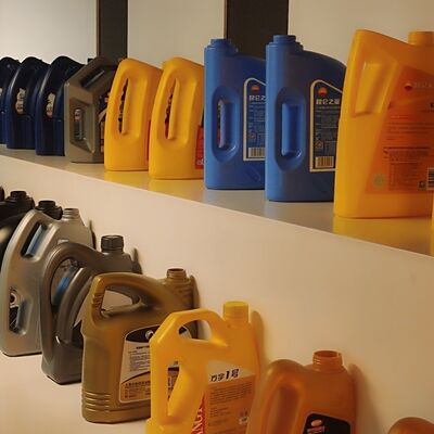 kupować Fabrycznie wyprodukowana najlepsza sprzedaż 1-5L linia napełniania smarem w pełni automatyczna kontrola online manufacture